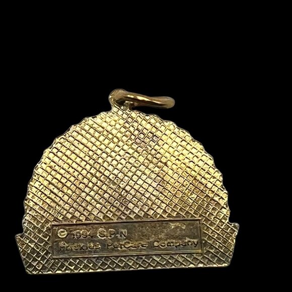Mighty Dog Club Pendant Friskies Advertising Premium Gold Tone 1994 Medal - Picture 2 of 7
